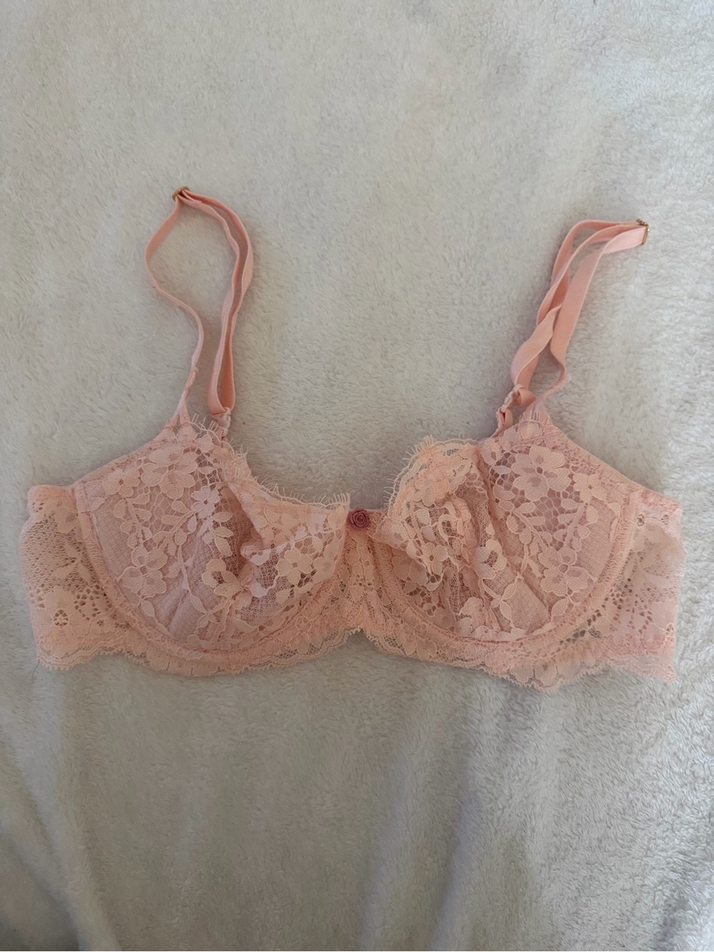 Victoria’s Secret Lace Underwire Bralette in Light Pink